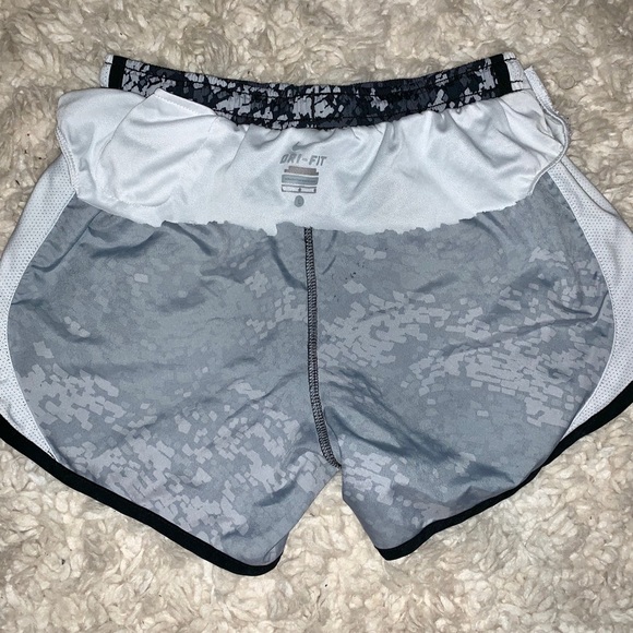💕3/$25‼️💕NIKE Dri-Fit Running Shorts - Picture 8 of 9